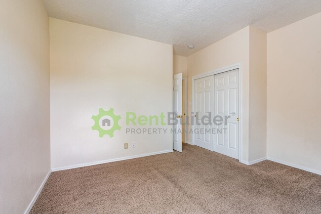 Building Photo - WOW CHECK OUT THIS AWESOME HOME IN RIVERVIEW ESTATES