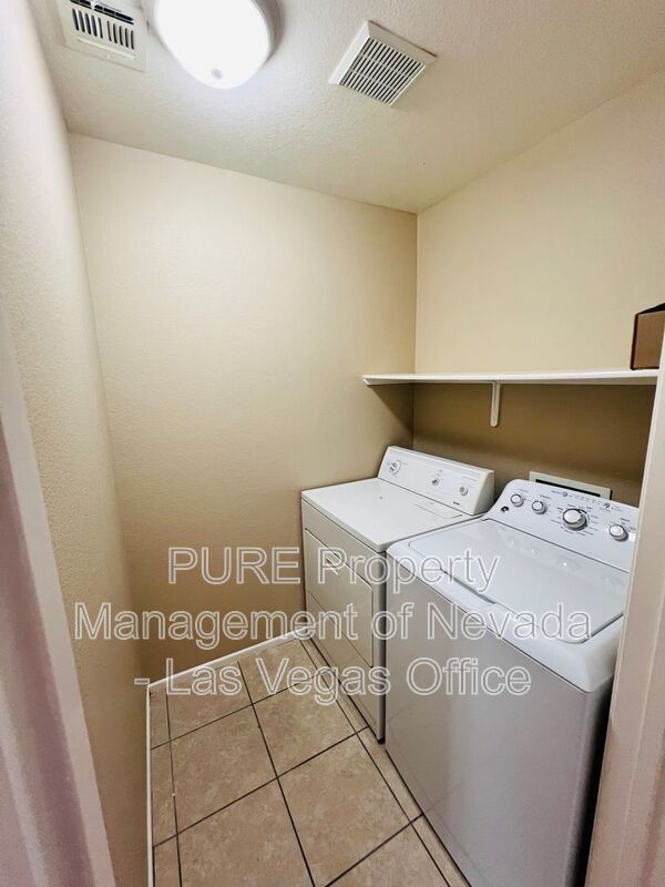 Building Photo - 6109 N Blue Luna St