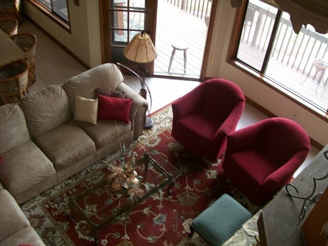 Building Photo - Vacation Rental: Beautiful Country Club To...