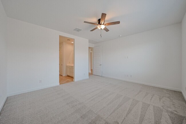 Building Photo - Beautiful 4 Bedroom in Aloravita Community