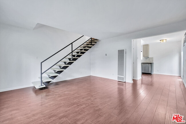 Building Photo - 5529 Cartwright Ave