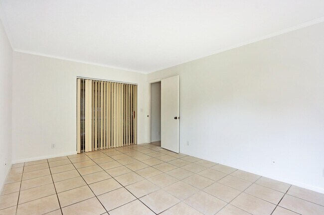Building Photo - 6544 Chasewood Dr