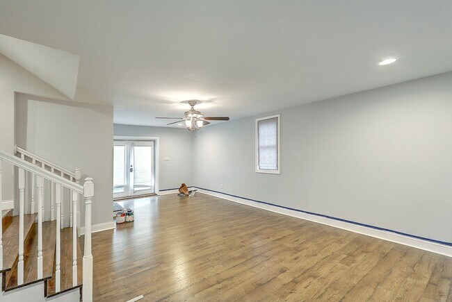 Building Photo - Renovated Home in the Heart of West Ashley!