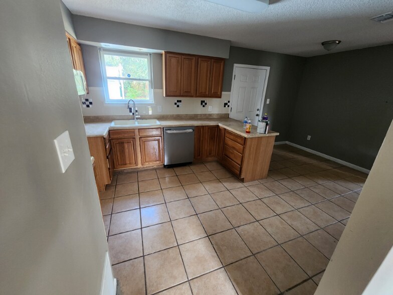 Building Photo - 1003 Bartow Ave