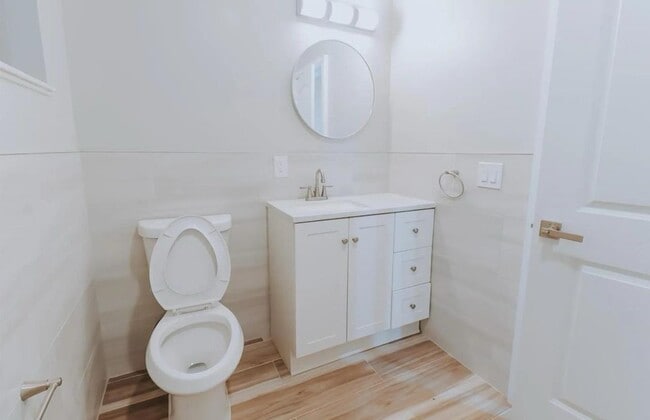 Building Photo - 32 Irving St