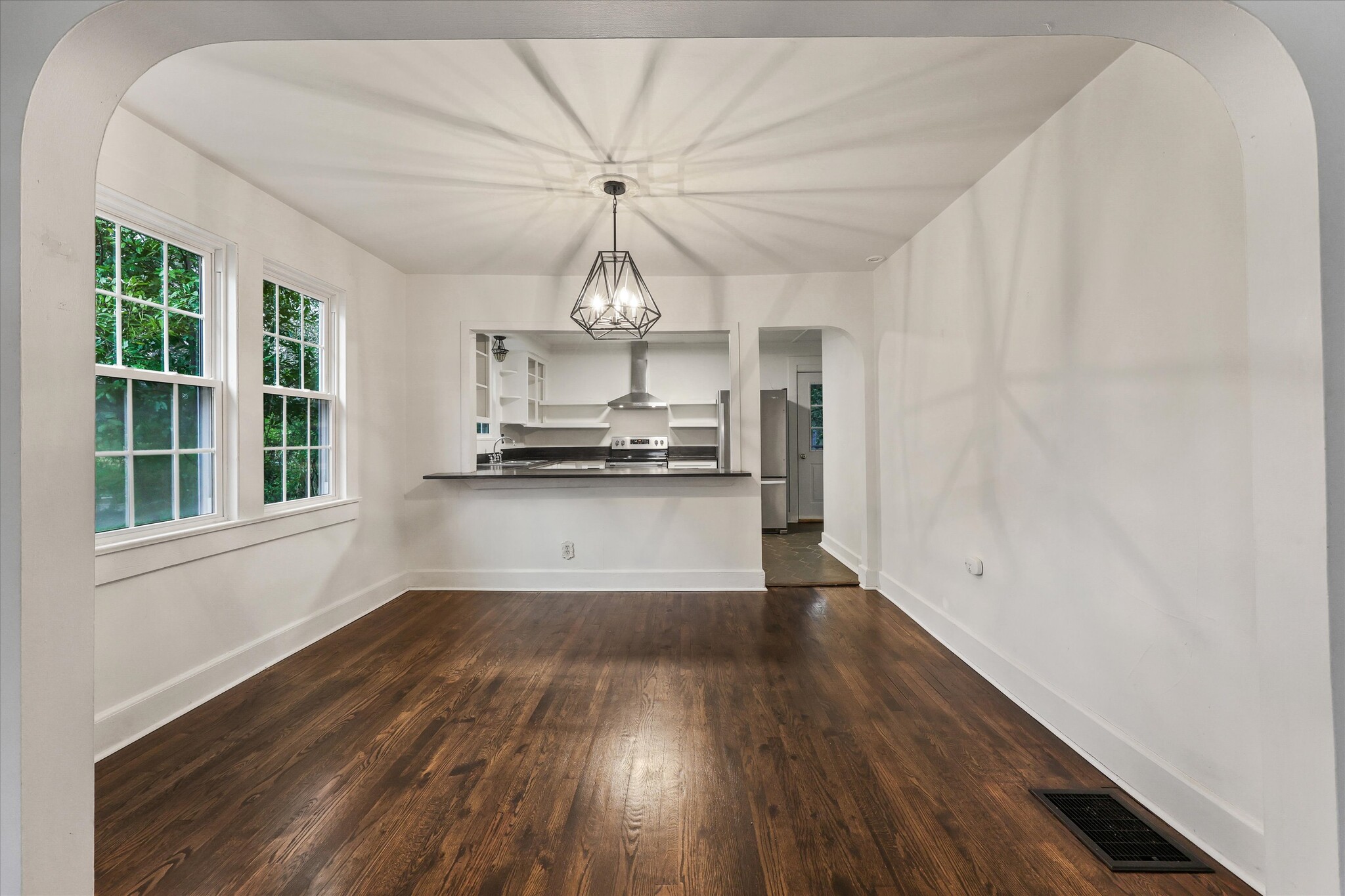 Building Photo - 3232 Fairmont Blvd