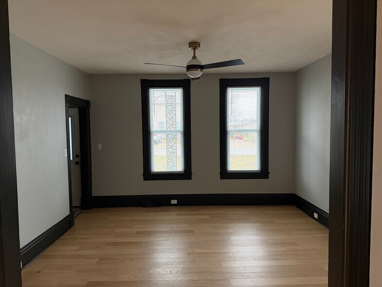 Building Photo - 517 Livingston