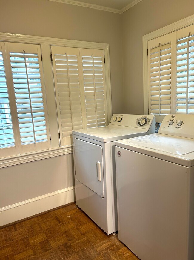 Building Photo - 1679 S Milledge Ave