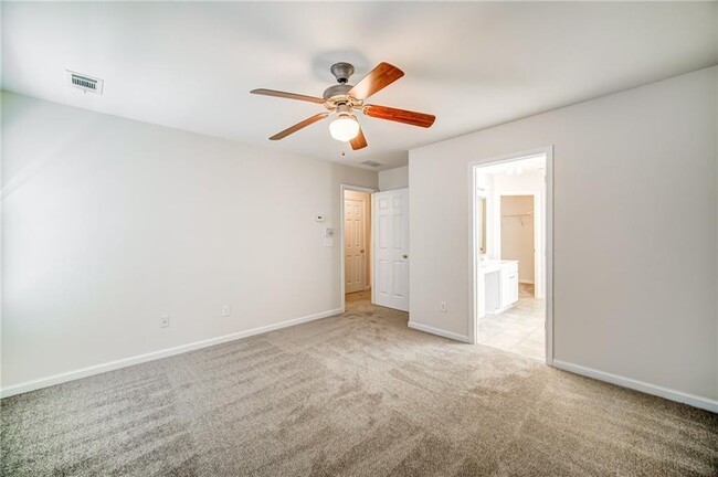 Building Photo - 374 St Claire Dr