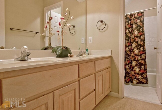 Building Photo - 404 Burgess Point