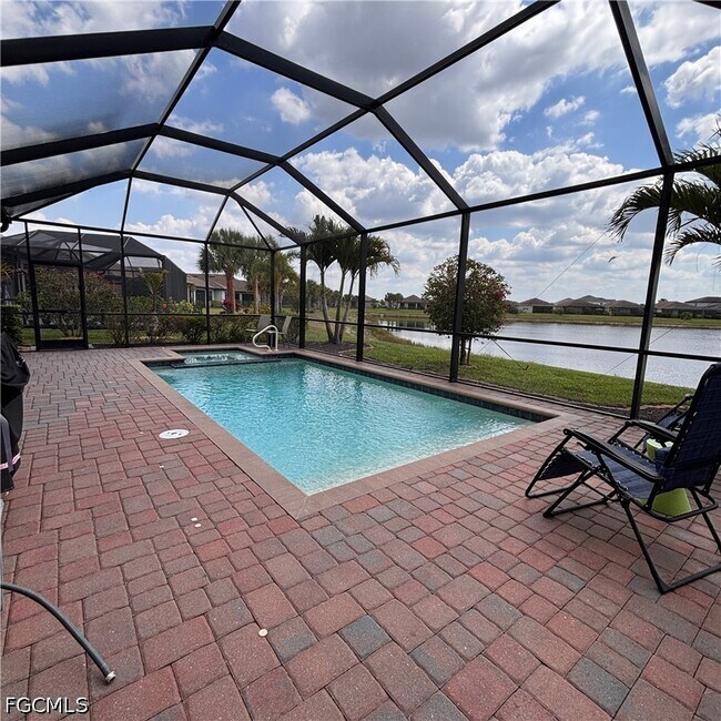 Building Photo - 4028 E Hampton Cir