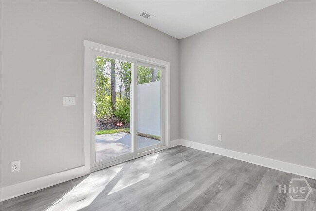 Building Photo - 105 Sherwood Ct