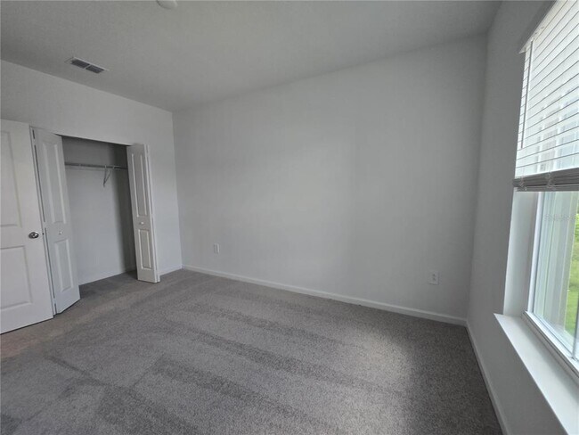 Building Photo - 3062 Chantilly Dr