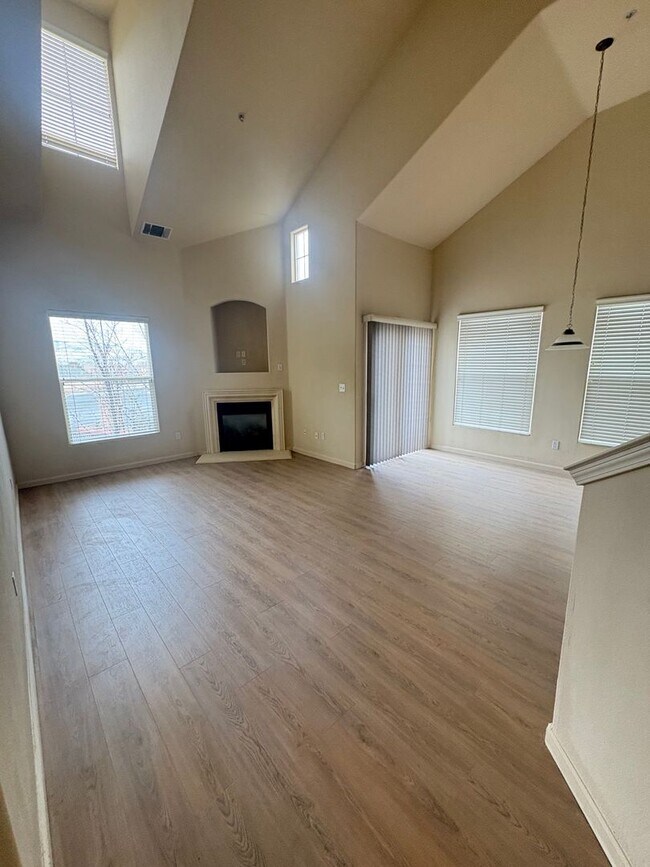 Building Photo - 9050 Double R Blvd