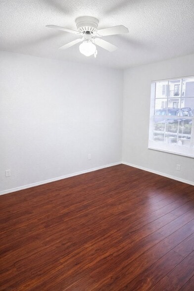 Building Photo - 2550 N Alafaya Trl