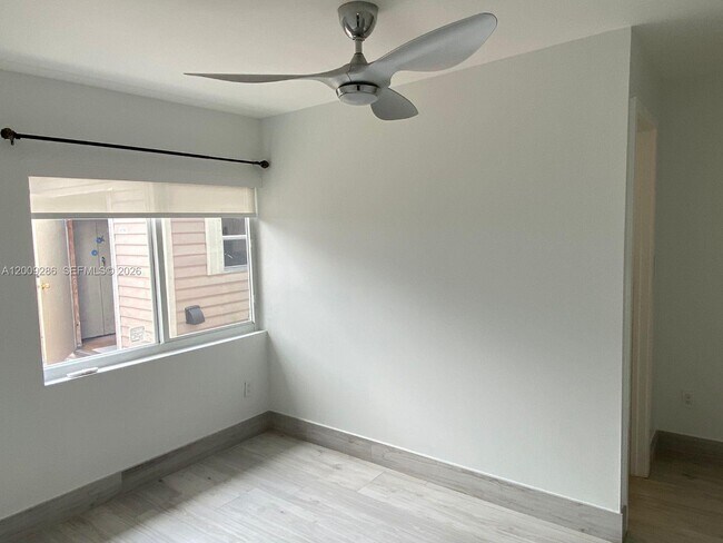 Building Photo - 403 SW 89th Pl