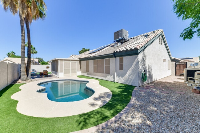 Building Photo - 4401 E Stanford Ave