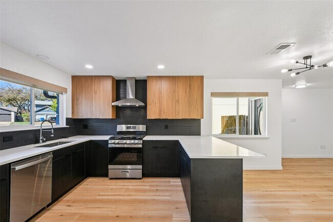 Building Photo - 12907 Water Mill Cove