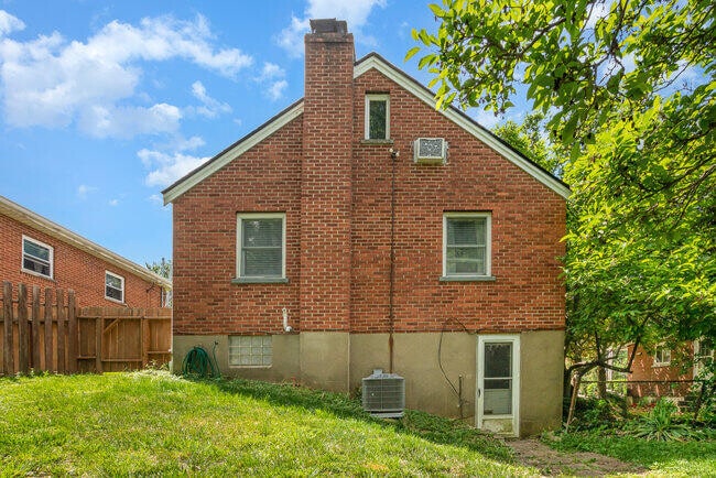 Building Photo - 2310 Grace Ave