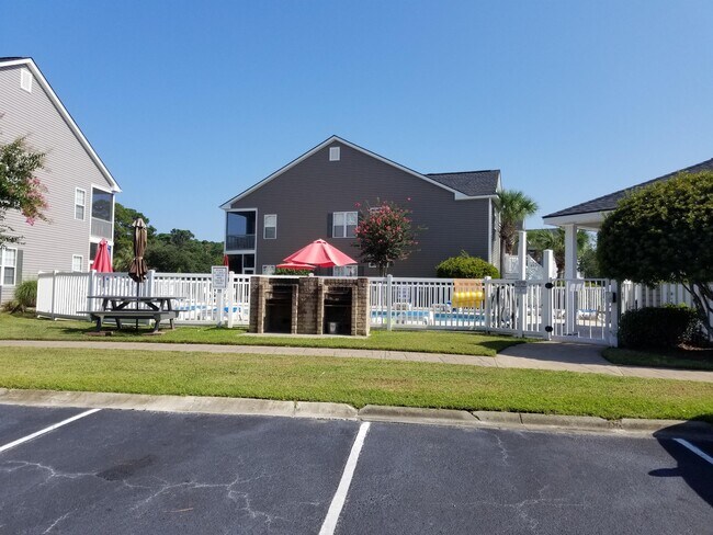 Building Photo - 889 Palmetto Trail