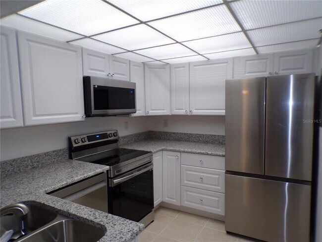 Building Photo - 21405 Olean Blvd