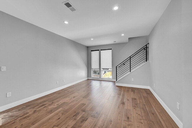 Building Photo - $3,400.00 - 2 Bedrooms, 3 Bathrooms, Townh...