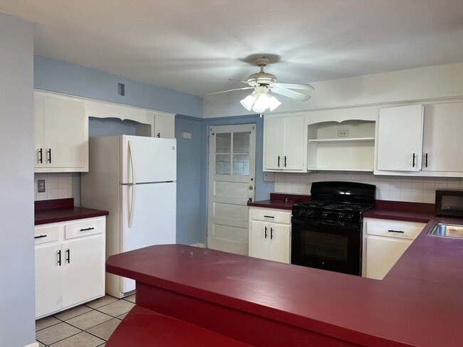 Building Photo - 918 N 5th Ave