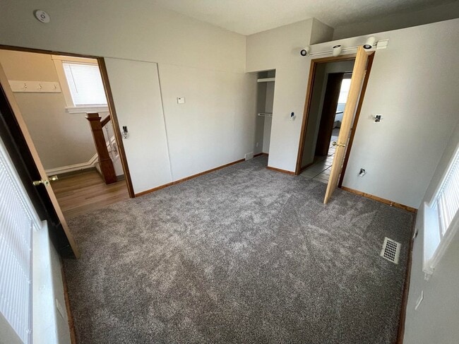 Building Photo - 1705 11th Ave N