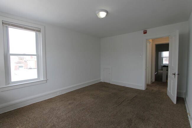 Building Photo - 7118 Germantown Ave