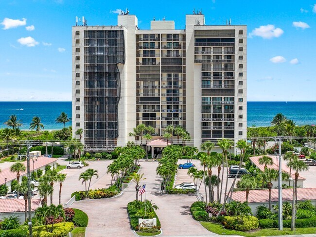Building Photo - 3100 N Hwy A1A
