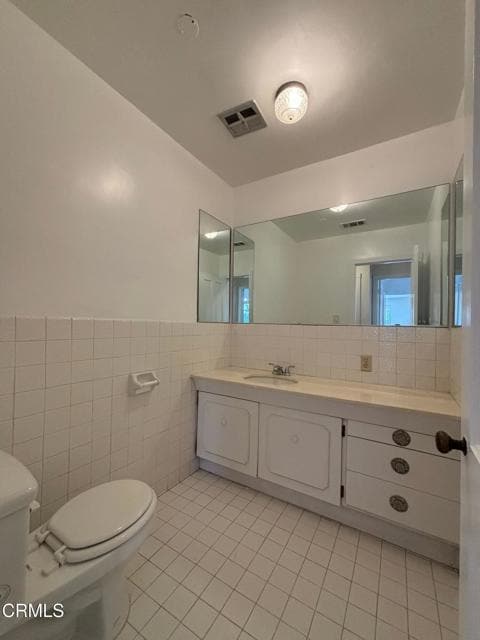 Building Photo - 3633 Revere Ave