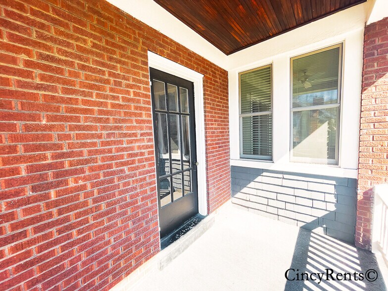 Building Photo - 2642 Madison Rd