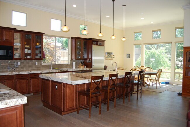 Building Photo - Single Level Home in Mountaingate