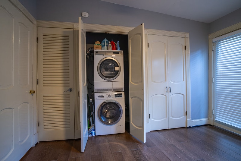 Building Photo - 789 Lake Ave NE