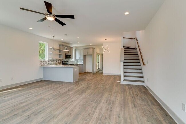 Building Photo - Beautiful Newer Build in Madison!