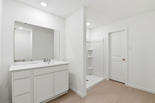 Building Photo - 26815 Rosebay Wds Dr