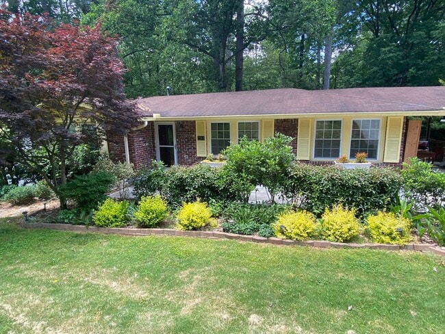 Building Photo - 2261 Capehart Cir NE