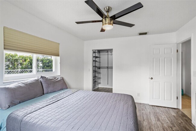 Building Photo - 6579 Country Way