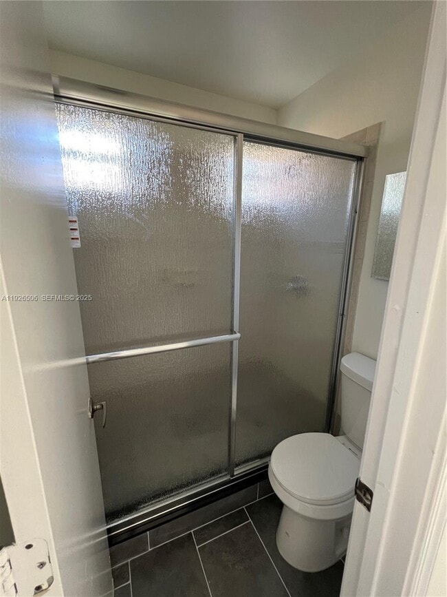 Building Photo - 11383 Lakeview Dr