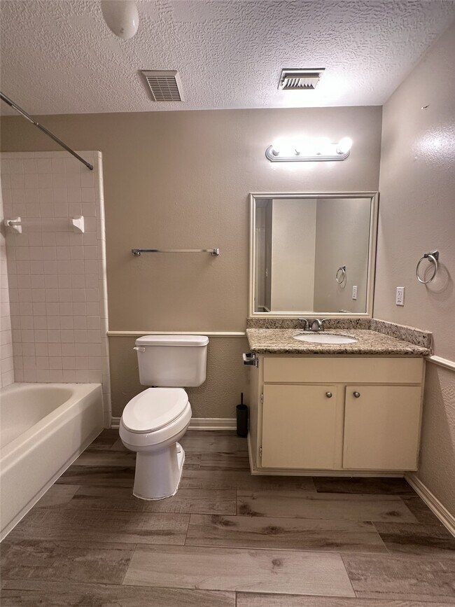 Building Photo - 1814 Grove Ct Dr