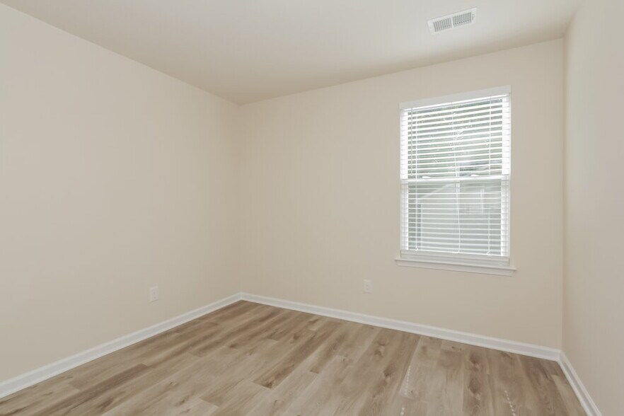 Building Photo - 7810 Shadow Lawn Rd