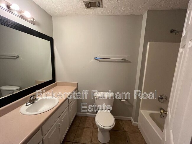 Building Photo - 6216 Crystal Dr