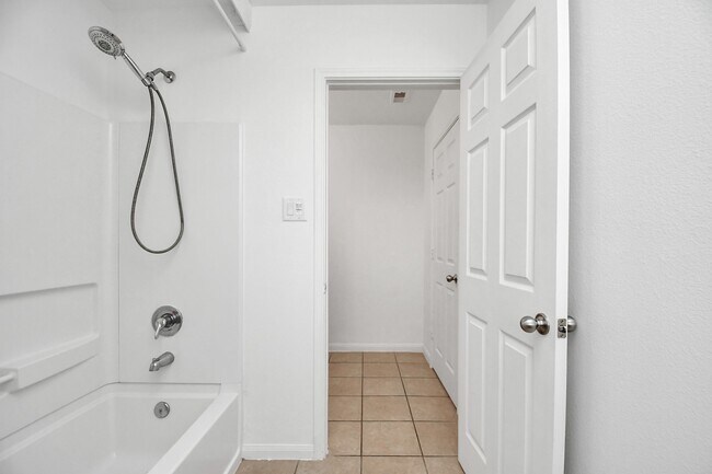 Building Photo - 6715 Plum Springs Ln