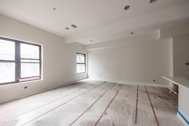 Building Photo - 4337 N Dayton St