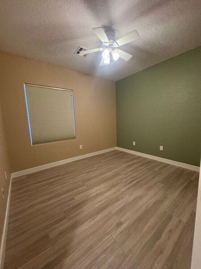 Building Photo - 1 story, 3br, 3bth, 2cg, Aliante Community,