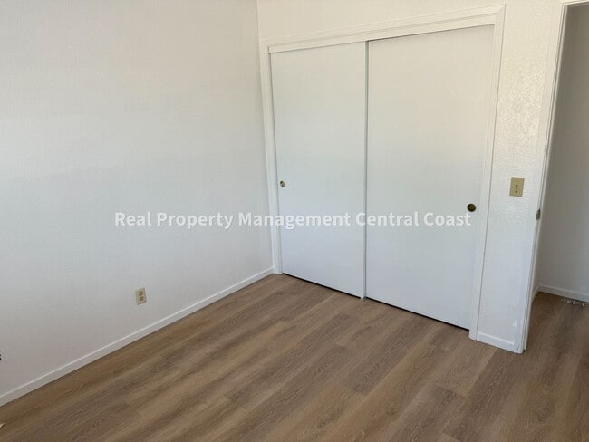 Building Photo - 6460 Nacimiento Ave