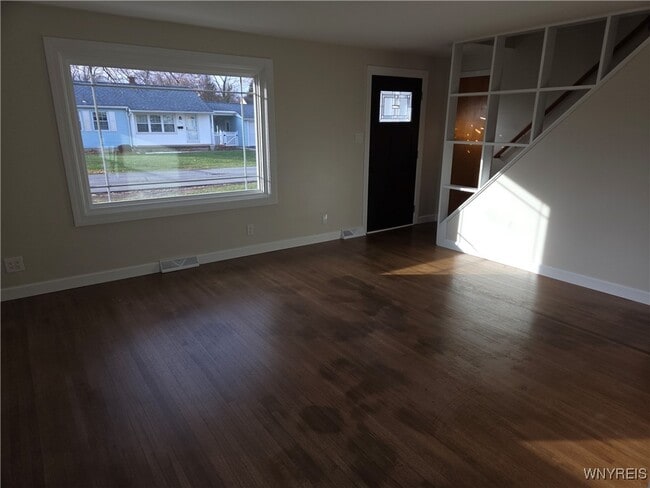 Building Photo - 300 Kerr St