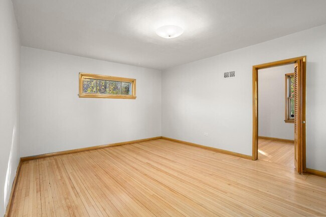 Building Photo - 1726 Iowa St