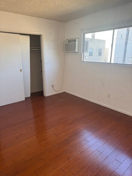 Building Photo - 6819 Variel Ave