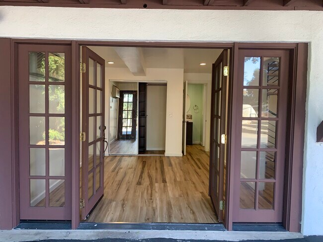 Building Photo - 9625 Grossmont Summit Dr